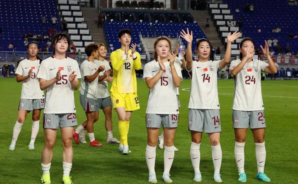 九游娱乐官网入口-关于东亚杯-补时险失球中国女足雨战0-0日本队无缘冠军的信息