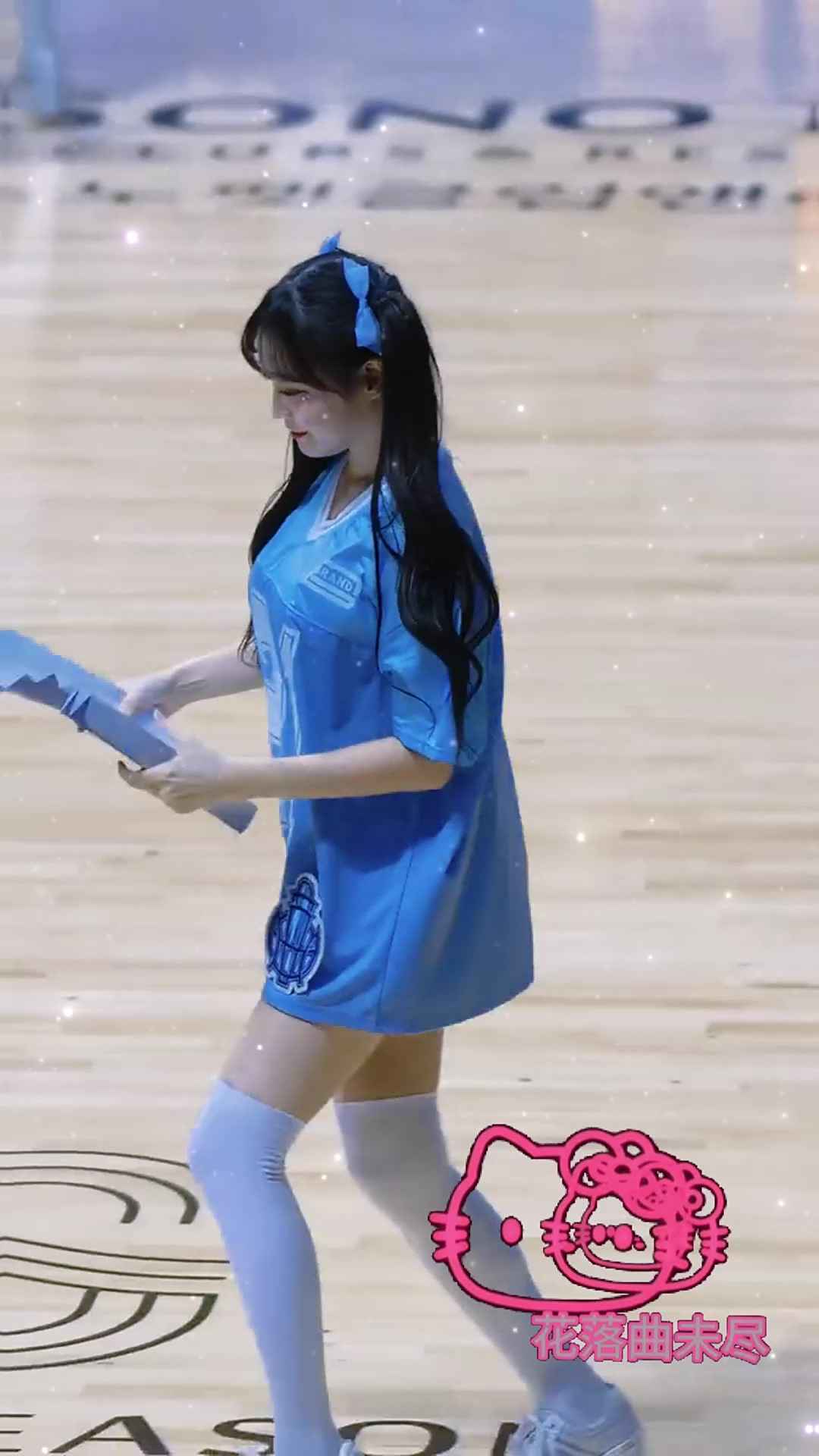 九游娱乐官方网站-韩国篮球联赛日常啦啦队表演，蓝裙啦啦操燃爆全场的简单介绍